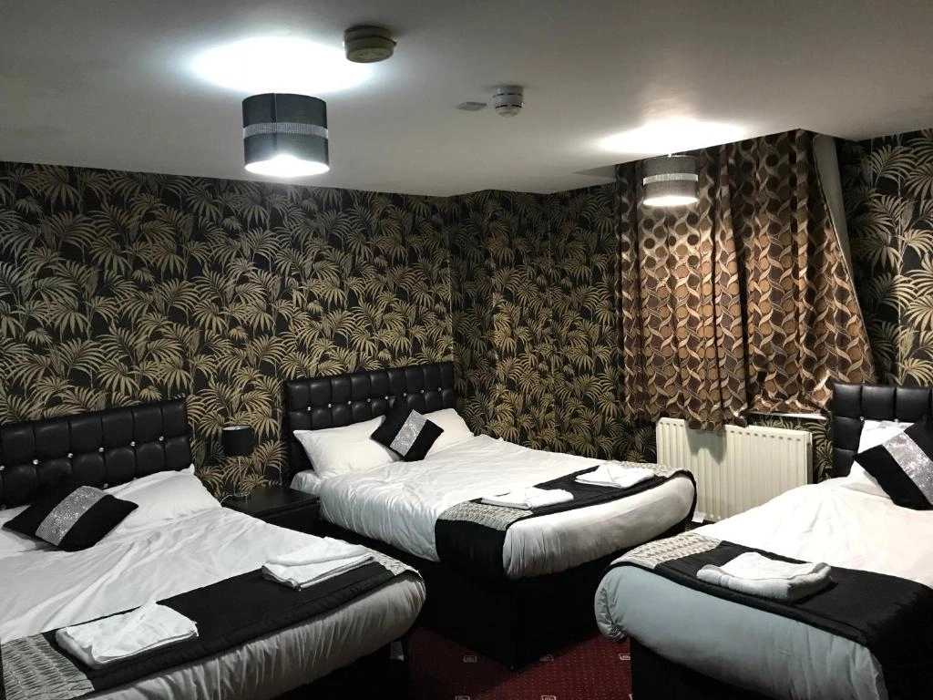 Pacific Inn London Heathrow room 5