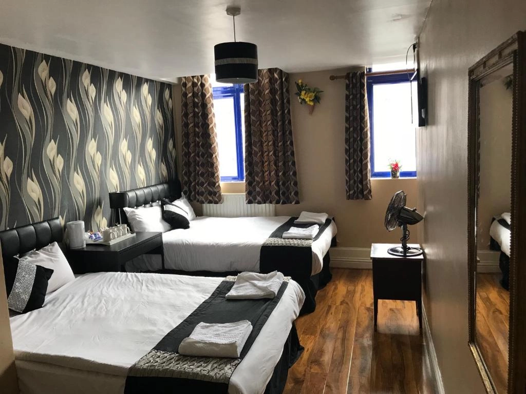 Pacific Inn London Heathrow room 1